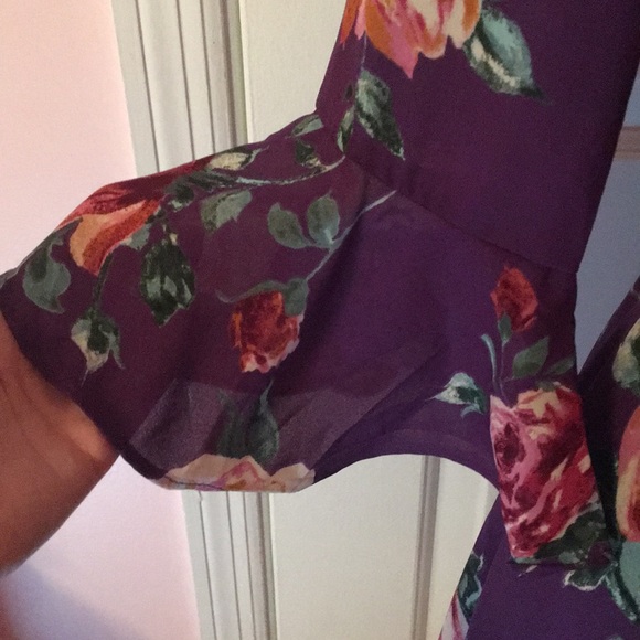 Flowy Purple Floral Dress With Bell Sleeves - Picture 3 of 6